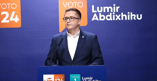 Mustafa për Kurtin: Paniku i thellë e detyron ta ulë nivelin e gjuhës