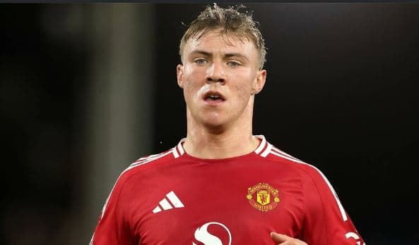 Napoli dhe Juvja po e përcjellin situatën e Hojlundit në Old Trafford