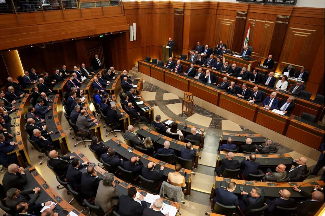 Ligjvënësit libanezë nisin votimin për presidentin e ri