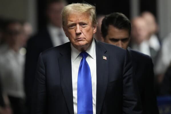 Trump paralajmëron Hamasin: Lironi pengjet, ose ferri do të bjerë mbi ju