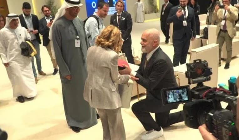 Rama surprizon Melonin për ditëlindje në Abu Dhabi (VIDEO)