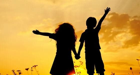 Studim: Fëmija i parë në familje është më i inteligjenti