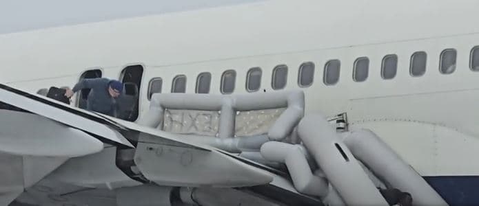 200 pasagjerë evakuohen nga aeroplani në Atlanta, motori mori flakë gjatë ngritjes