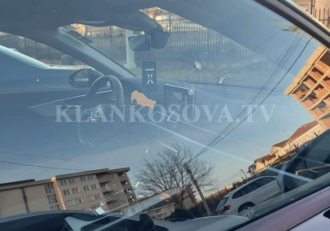 Hajnat dështojnë në tentimin për të thyer një veturë në Vragoli (FOTO)