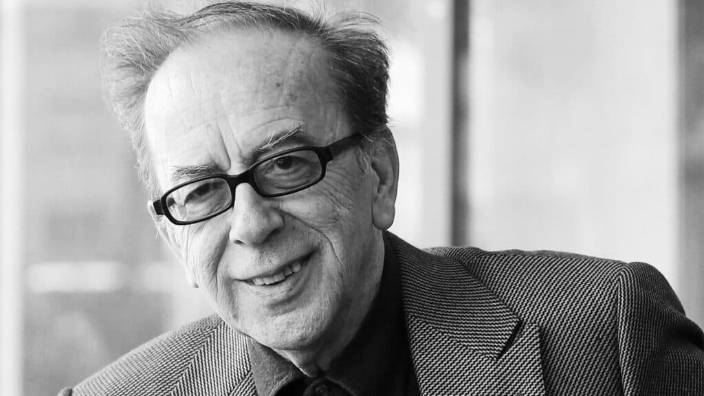 Dy vjet pa kolosin e letërsisë shqiptare, Ismail Kadare
