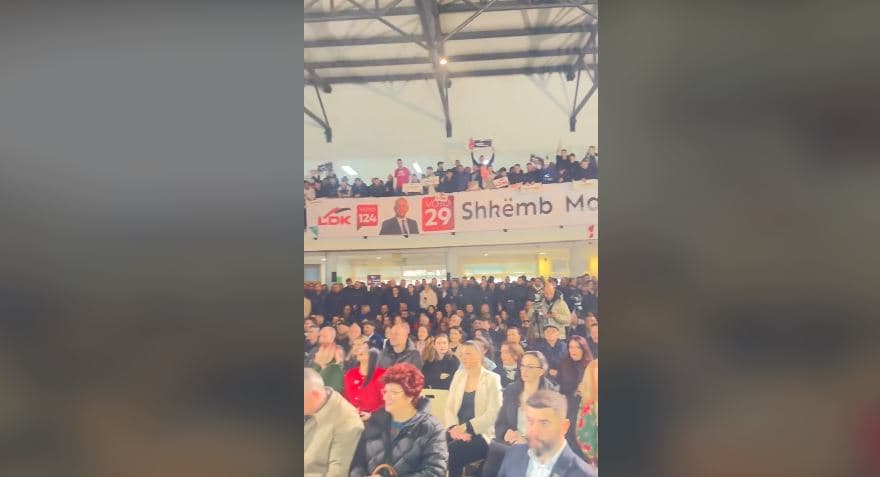 Istogasit dalin në numër të madh në tubimin e LDK-së (VIDEO)