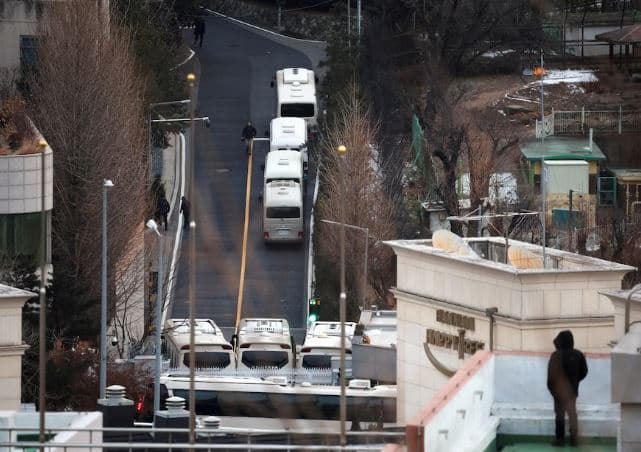 Yoon i Koresë së Jugut përballet me tentativën e dytë të arrestimit në kompleksin e fortifikuar