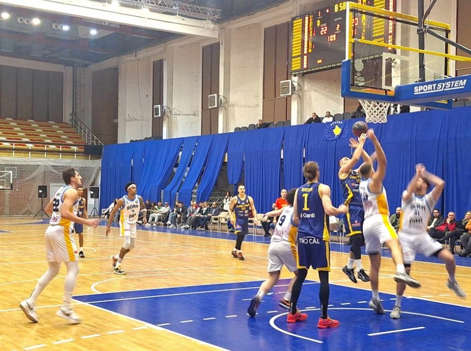 Mbyllen pjesët e para, Bashkimi po e mund Trepçën e Bora Yllin