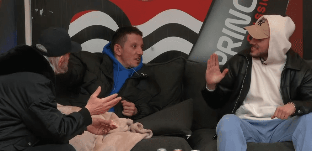 Banorët insistojnë që Leo t'u tregojë bisedën në gjuhën gjermane me Drilonin (VIDEO)
