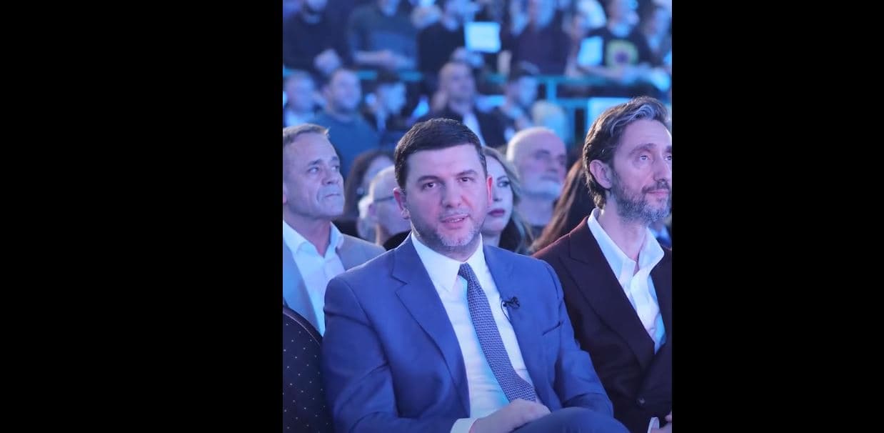 Krasniqi për Hamzën: Këtij njeriu mund t'i besoni, ai gjithherë e ka mbajtur fjalën dhe do ta mbajë përsëri (VIDEO)