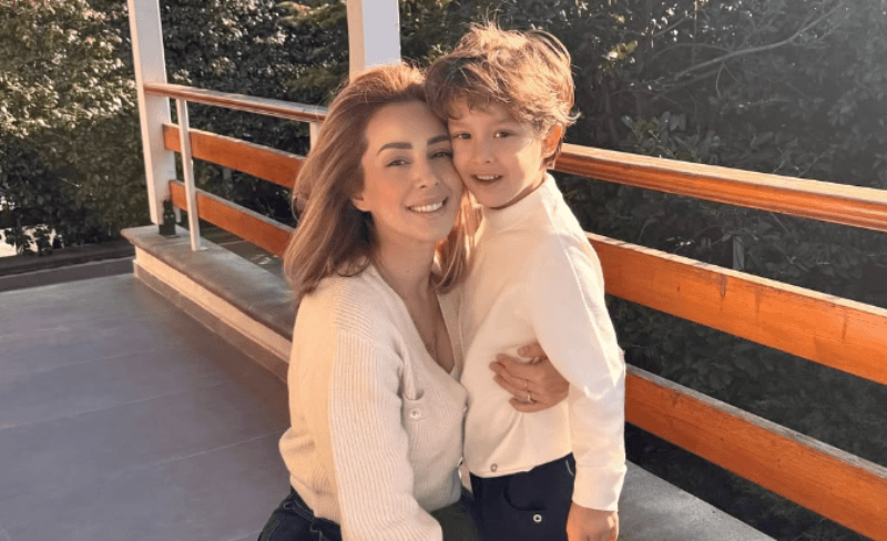 Miriam Cani uron të birin për ditëlindje: Mami të do deri në pafundësi
