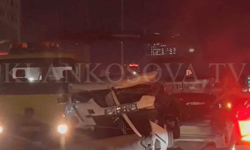 Pamje të aksidentit te nënkalimi i Rrethit me Flamur