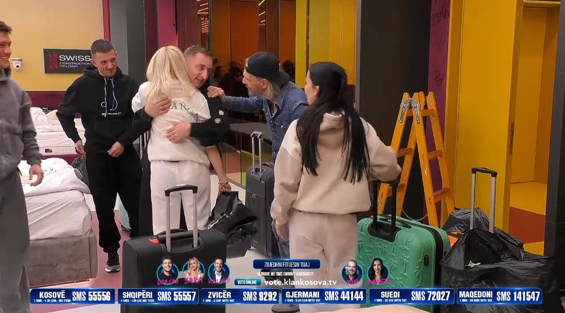 Momenti i kthimit të Rrezit në shtëpi për t'i takuar finalistët