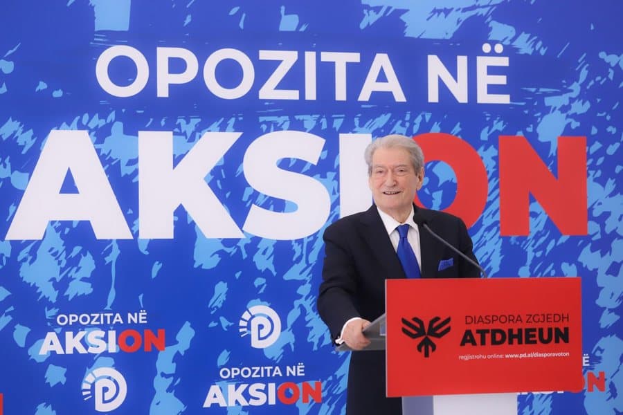 Sali Berisha paralajmëron protestë më 8 shkurt