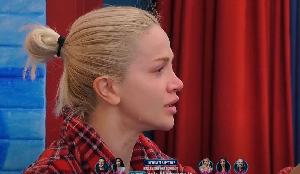 “Kisha plas me më mbajt peng një djalë 3 muaj”, Sara shpërthen në lot pas debatit me Gresën (VIDEO)
