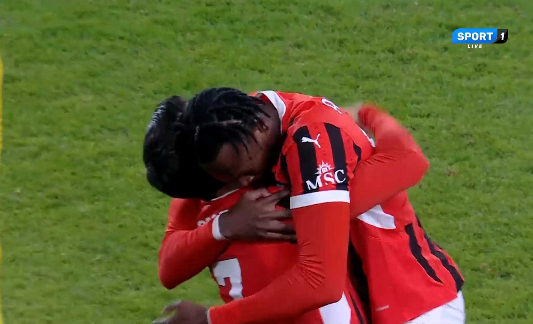 Sensacion i Milanit, nga epërsia 2-0 e Interit, fiton Superkupën e Italisë