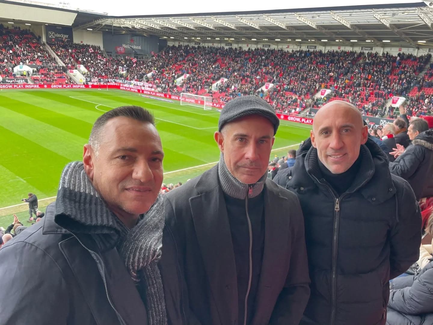 Sylvinho i vëzhgon nga afër futbollistët