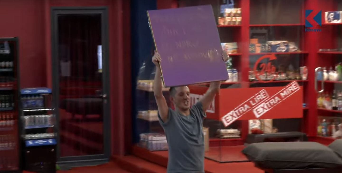 Thirrja e Vullnetit që trazoi shtëpinë: Paratë të qëndrojnë në Kosovë (VIDEO)