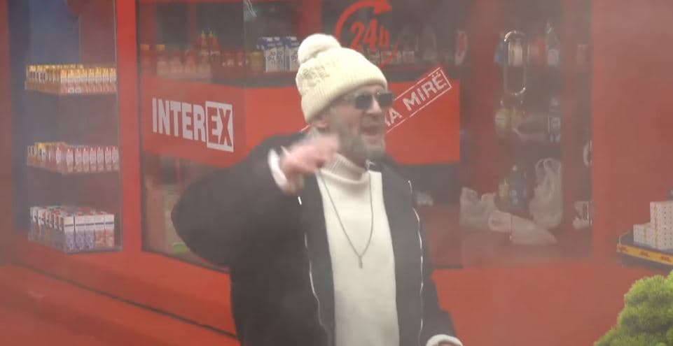 Xuxi, me një kërcim fantastik, e përjeton muzikën e Mossit 'Seriozisht' (VIDEO)