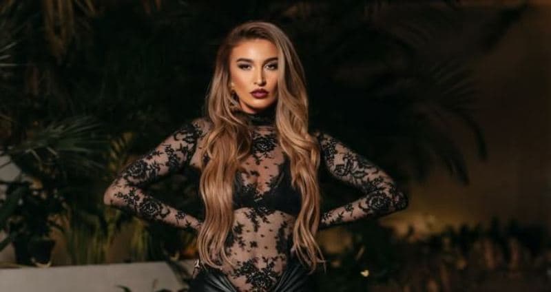 Yllka Kuqi vezulluese në fotografinë e fundit