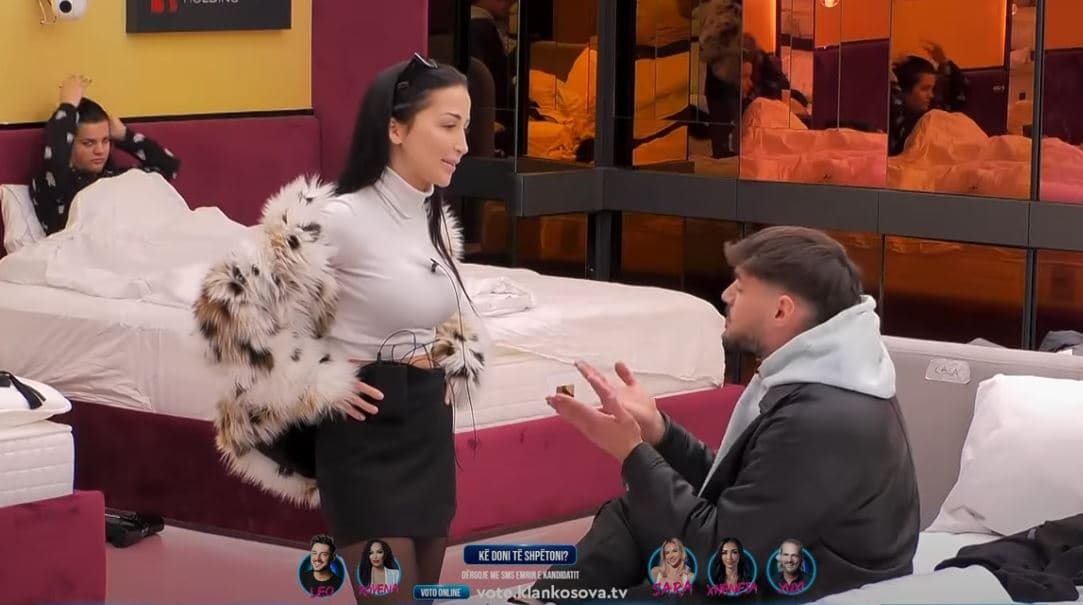 “Mendjen tek paratë e ke ti!”- Përplasje e ofendime të ashpra mes Leos dhe Xhenetës