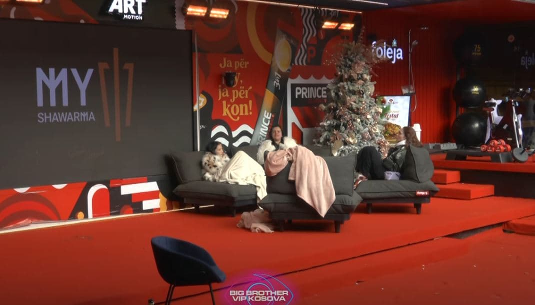 Banorët këndojnë së bashku hitin ‘Nuk jam diktator’ nga Elita 5! (VIDEO)