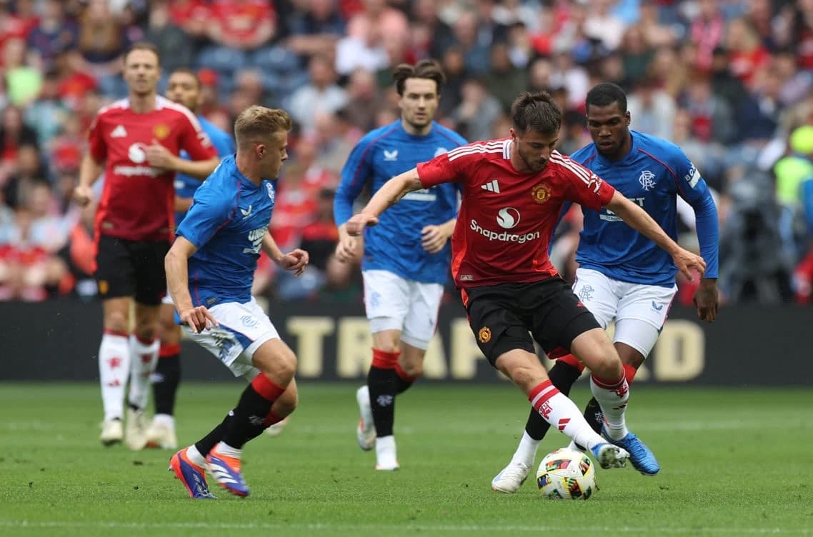 Manchester United fiton në "frymën e fundit" ndaj Glasgow Rangers