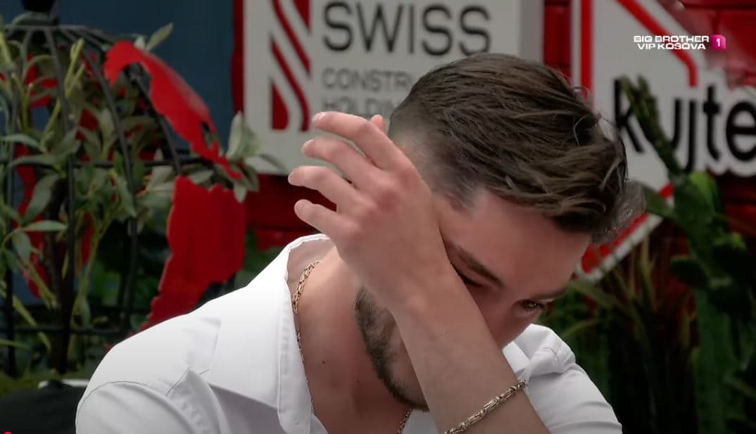 "Je krenaria jonë", Leo shpërthen në lot pas bisedës me vëllain dhe motrën (VIDEO)
