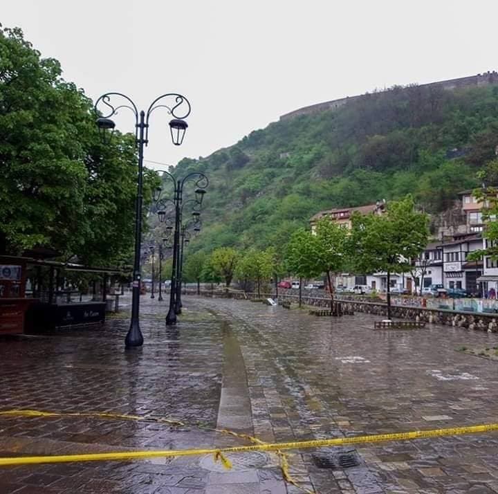 Arrestohet kosovari në Prizren, policia i gjeti marihuanë e kokainë si dhe 1215 euro para të gatshme