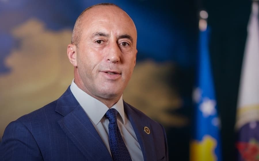 Ramush Haradinaj voton në orët e hershme, për herë të parë bashkë me fëmijët