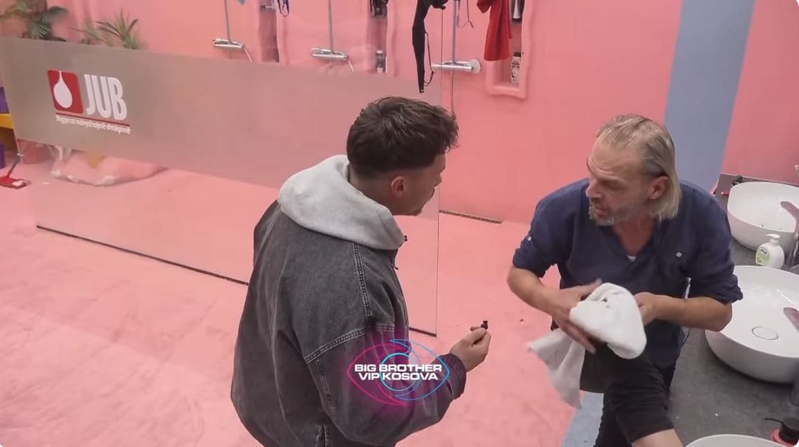 Xuxi nuk kursehet në fjalor as kur merr abdes, ja çfarë i tha Drilonit (VIDEO)