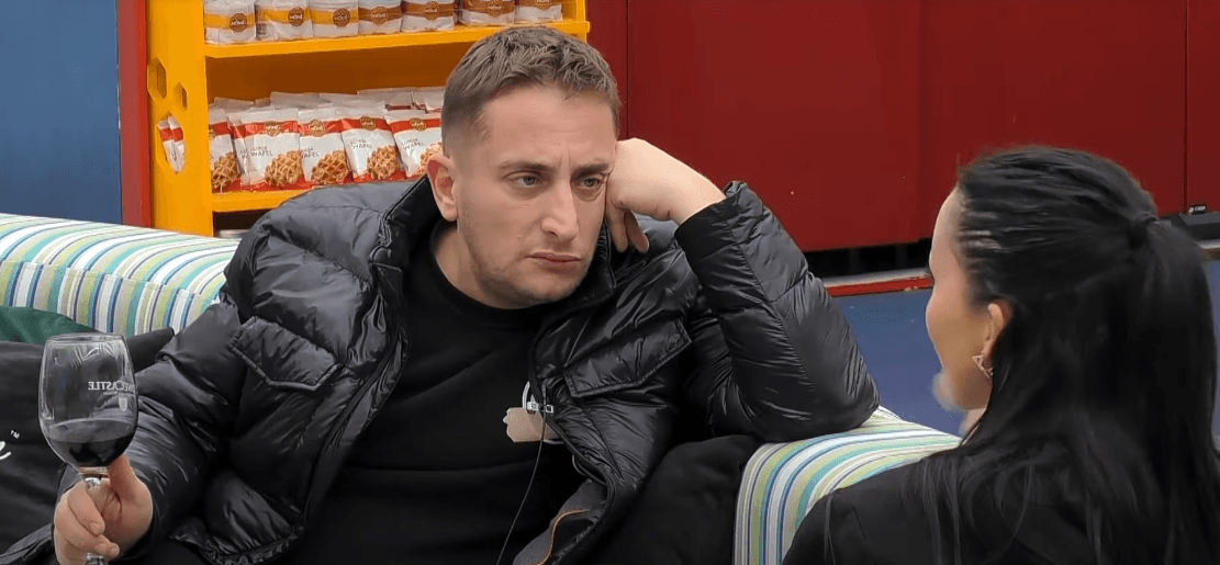 "E dërgon në minus", Rezi flet me Xhenetën për Sarën dhe lidhjen e saj me Drilonin! (VIDEO)