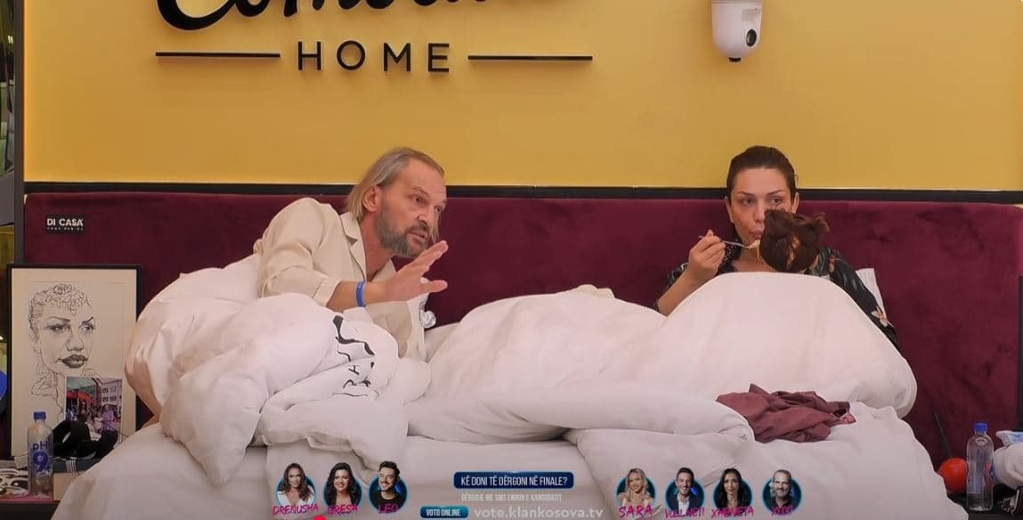 Xuxi vazhdon thyerjen e rregullit kryesor të Big Brother, ja çfarë i tha Sarës pa mikrofon (VIDEO)