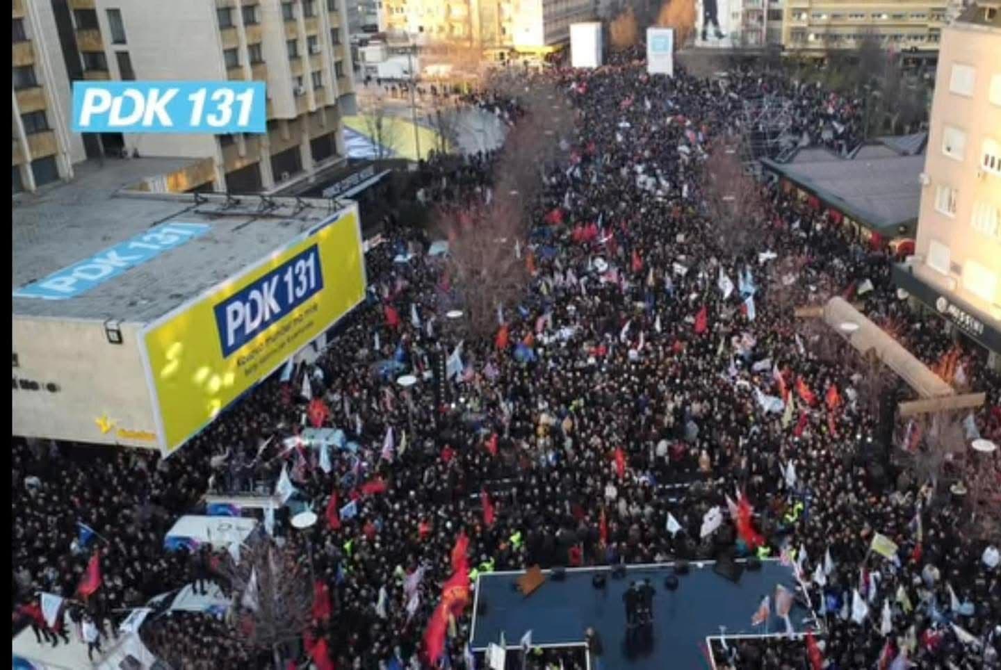 Sheshet e Prishtinës bllokohen ende pa filluar tubimi i PDK-së