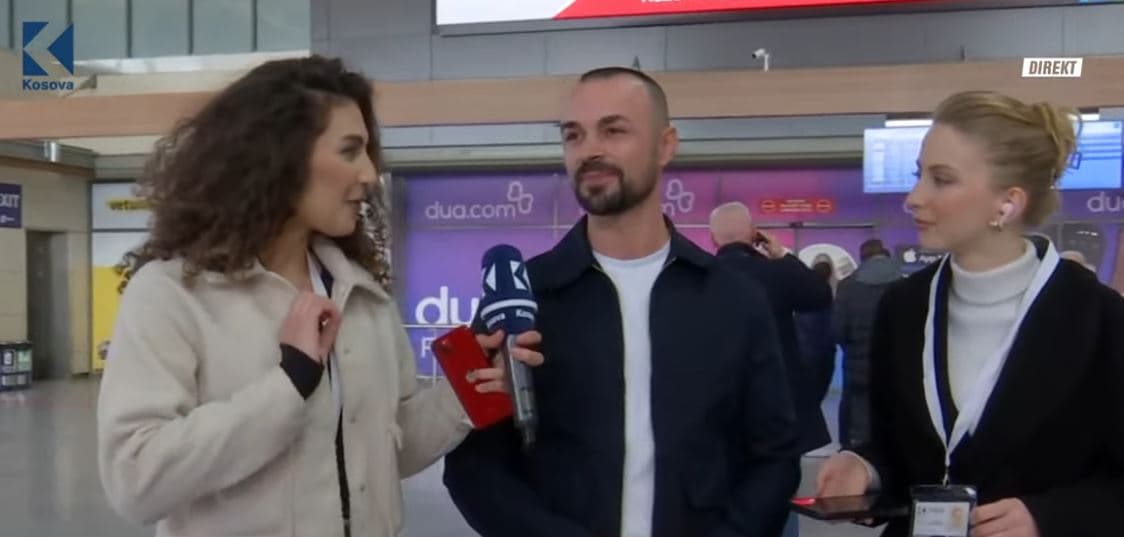 Aeroporti me atmosferë zgjedhore, mërgimtarët kthehen pasi votuan (VIDEO)