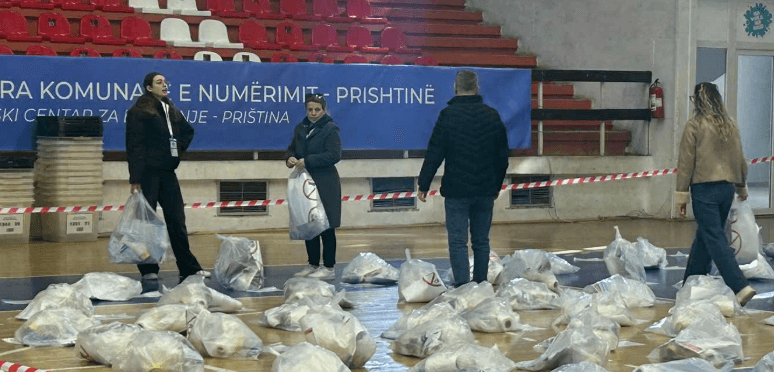Detaje të reja nga shpërndarja e materialeve zgjedhore (VIDEO)