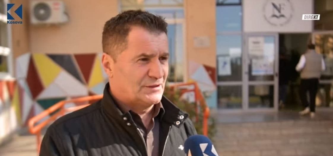 Voton edhe këngëtari Afrim Muçiqi (VIDEO)