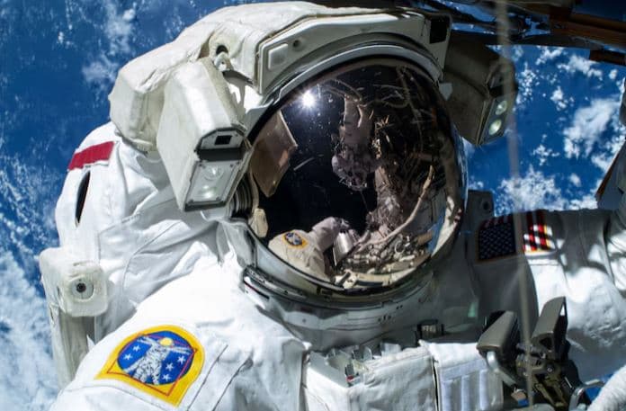 Si ndikon udhëtimi në hapësirë ​​në shëndetin e astronautëve?