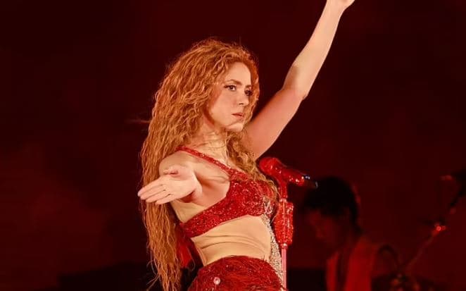 Pas problemeve shëndetësore, Shakira rikthehet në skenë