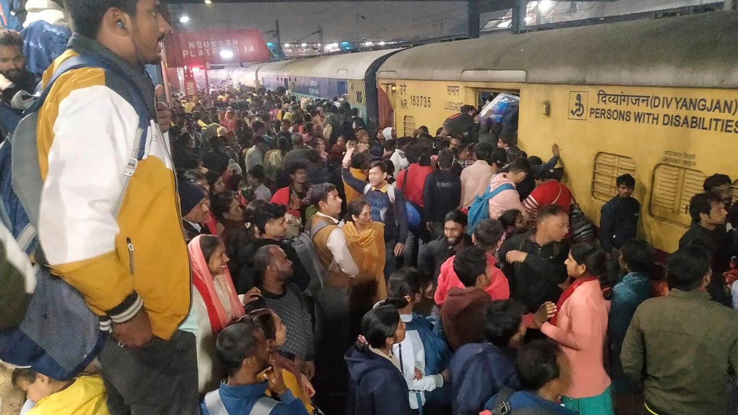 New Delhi: Të paktën 18 persona të vdekur nga përplasja e turmës në stacionin hekurudhor