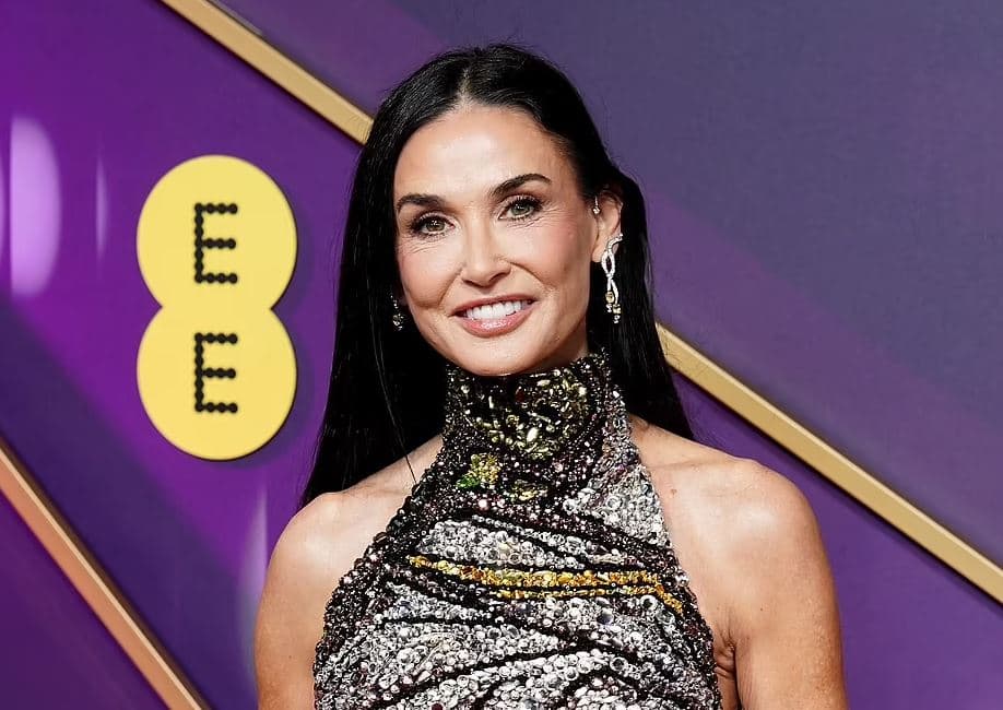 Demi Moore paraqitet “magjike”