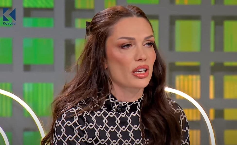 Rikthehet Drenusha Latifi - përlotet në studio (VIDEO) 