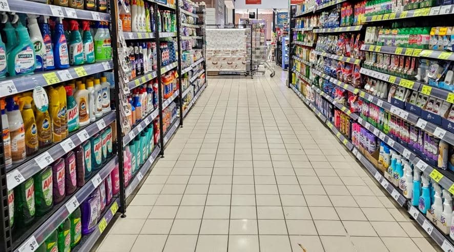 Detergjent prej 2 kg në vend të 9: Çmimet e larta tkurrin blerjet