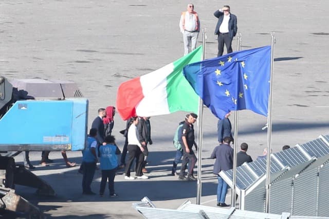 43 emigrantët në Gjadër pritet të kthehen sot në Itali
