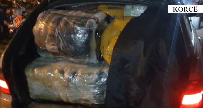 “Mission Failed” kap dy persona për kontrabandë, procedohen katër doganierë (VIDEO)