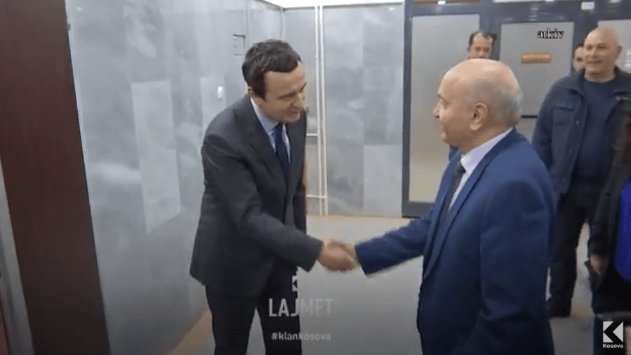 Nga urrejtja në dashuri: Si u “pajtua” Kurti me rivalët, për vota? (VIDEO)