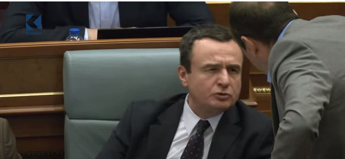Dështoi ta bënte me 51%, Kurti tash kërkon më shumë vota për vettingun (VIDEO)