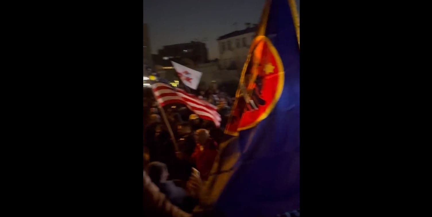 Gjilanasit në numër të madh presin që Abdixhiku të mbajë tubim (VIDEO)