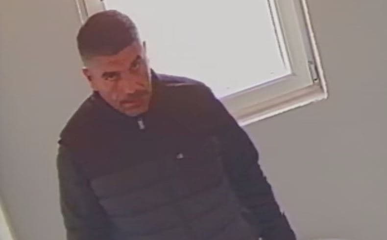 Policia kërkon ndihmë nga qytetarët për identifikimi e një personi që dyshohet për vjedhje të rëndë