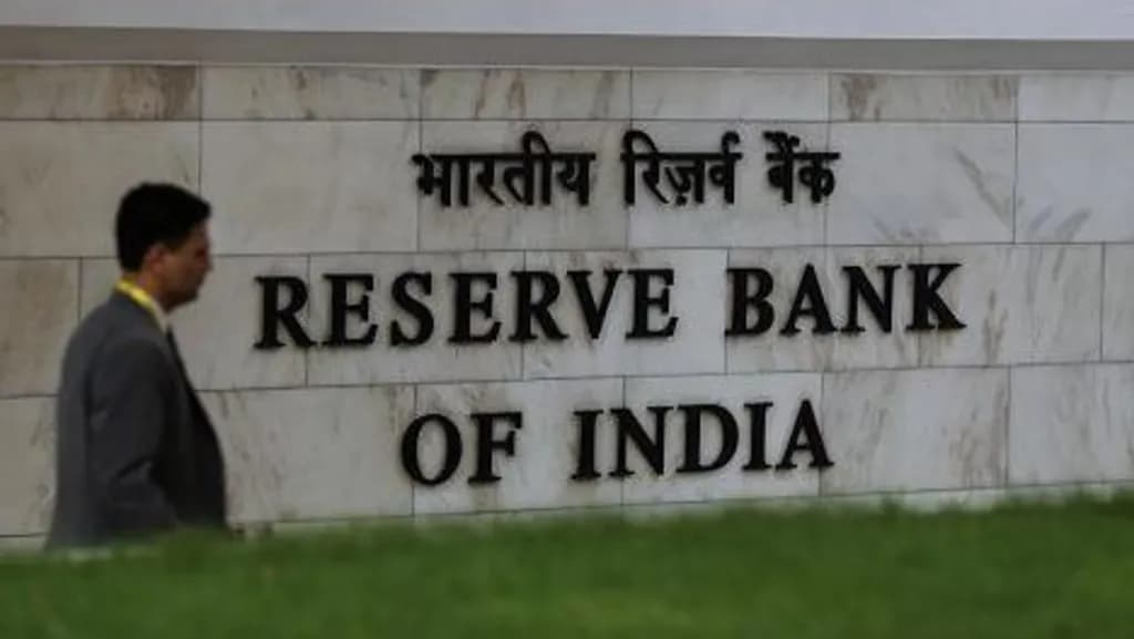 India ul normat e interesit për herë të parë në pesë vjet